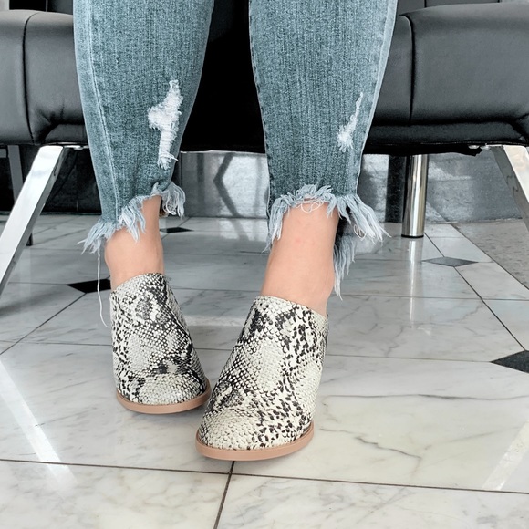 Stone Black Snake Mule Booties - Picture 3 of 8